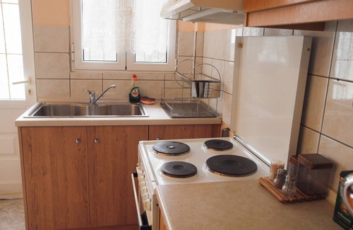 Trikala Apartment | Cozy Getaway at Adam's House with Family-Friendly Perks