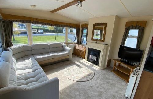 Newton Stewart Ski Chalet | Pet-Friendly Two Bedroom Caravan in Whithorn - Rated 8.9