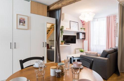 Saint Michel - Mairie Apartment | Inviting Duplex with Two Bedrooms Near Saxe Gambetta