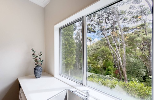 Greenhithe House | Enchanting Two-Bedroom Mini-Castle with Kitchen in Greenhithe