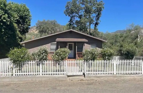 Tollhouse Cottage | Idyllic Two-Bedroom Cottage with Spectacular Views