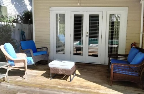 Key West Historic District Bed & Breakfast | Charming two floor 1-bedroom bed & breakfast in fantastic Key West with AC