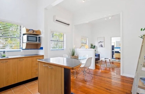 New Farm Apartment | Cozy Unit with Spa and Hot Tub in New Farm, BNE