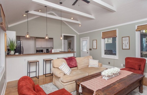 Martha Jefferson House | Modern 3 Bedroom Home with Pool Near Downtown, Rated 9.6