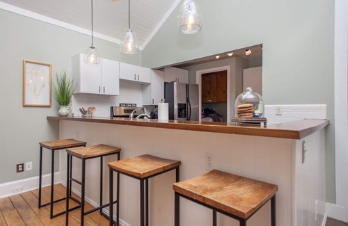 Martha Jefferson House | Modern 3 Bedroom Home with Pool Near Downtown, Rated 9.6
