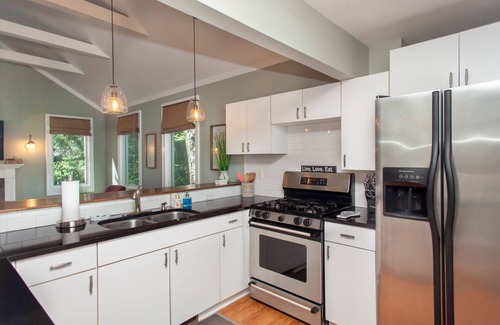 Martha Jefferson House | Modern 3 Bedroom Home with Pool Near Downtown, Rated 9.6