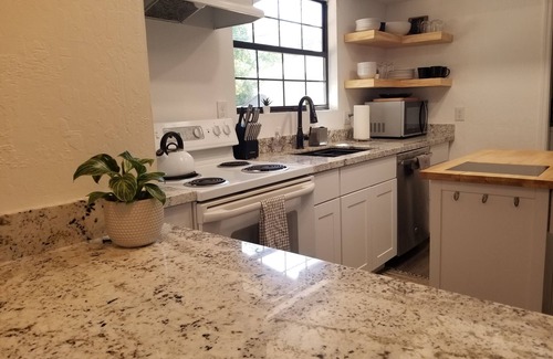 Payson House | Updated Dog-Friendly Cottage in Payson – Guest Rated 10/10