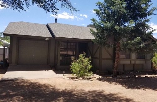 Payson House | Updated Dog-Friendly Cottage in Payson – Guest Rated 10/10
