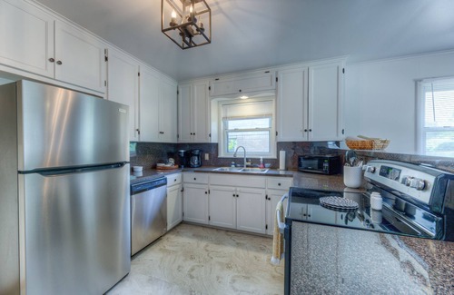 Tulsa House | Updated Midtown Home with Breakfast & Perfect 10/10 Rating