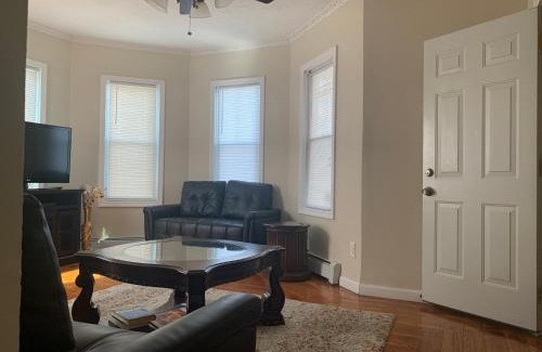 Providence Apartment | Budget-Friendly Urban Apartment Getaway with Kitchen