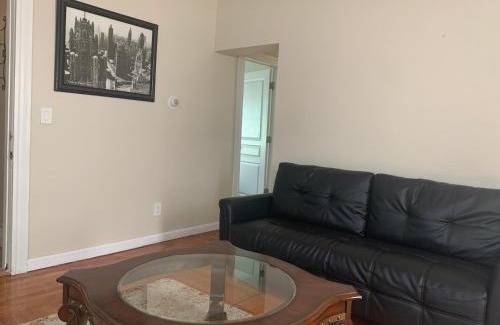 Providence Apartment | Budget-Friendly Urban Apartment Getaway with Kitchen