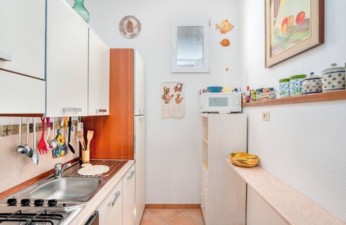 Santa Reparata Villa | Cozy Villa with Sea View, Garden, and Pet-Friendly Amenities
