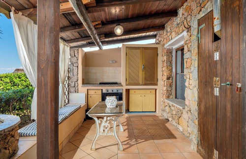 Santa Reparata Villa | Cozy Villa with Sea View, Garden, and Pet-Friendly Amenities