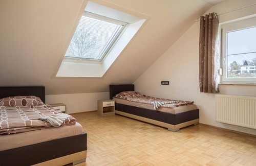 Fischbach Apartment | Charming Vacation Apartment "Daimler" close to the Lake with Wi-Fi & Garden