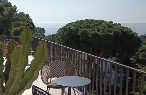 Canyet de Mar Villa | Cozy Costa Brava Retreat Steps from the Beach with Pool