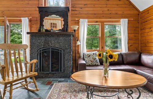 Jeffersonville Ski Chalet | Charming Vermont Log Cabin
