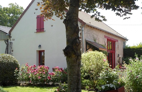 Deneuille-les-Mines Cottage | Inviting Gite Deneuille-les-Mines with Spa & Family Amenities