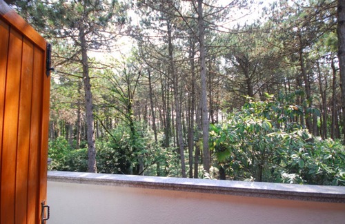 Lignano Riviera Villa | Picturesque Villa with Garden Steps from the Sea