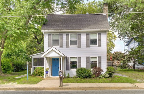 Trappe House | Charming Victorian Farmhouse on Historic Main St