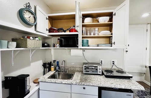 Logan Apartment | Historic Victorian Studio in Downtown Logan - Family Friendly