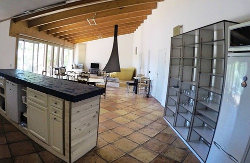 Valflaunes Villa | Inviting Villa at the Foot of Pic-Saint-Loup with Pool