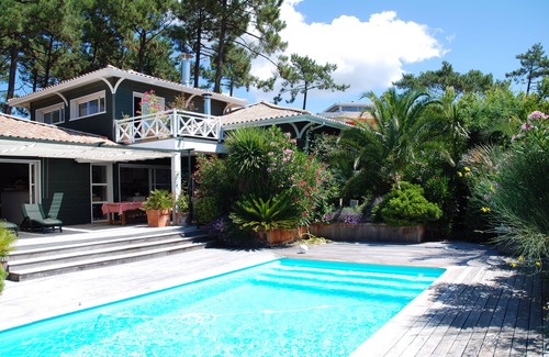 Le Canon House | Idyllic Villa with Heated Pool and Ocean Views at Cap Ferret