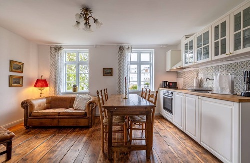 Sassnitz Apartment | Charming Villa Gustavia in Sassnitz with balcony - FeWo Königsstuhl - Villa