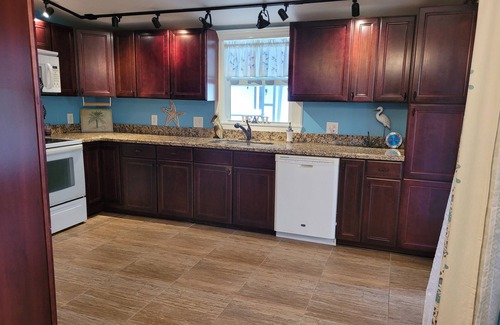 Key Largo Villa | Seaside Villa with Pool and Spa in Gated Community
