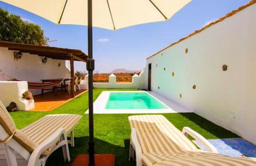 Antigua Villa | Elegant Villa in Antigua with Private Pool and Pet-Friendly
