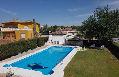 Linares Villa | Discover Villas in Spain with Pool and Pet-Friendly Amenities