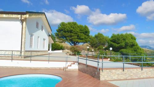 Monreale Villa | Elegant Villa in Monreale with Private Pool & Pet Friendly