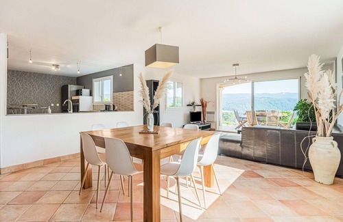 Les Vans Villa | Idyllic Villa in Les Vans with Private Pool & Pet-Friendly