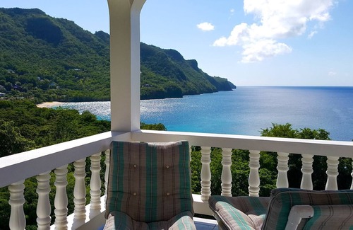 Friendship Bay Villa | Charming Villa steps from beach