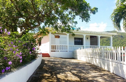 Friendship Bay Villa | Charming Villa steps from beach