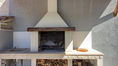 Skatari Villa | Idyllic Villa Verde with Private Pool in Pula