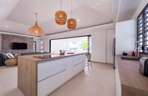 Saint-Francois Villa | Villa Felicita: Ocean View Retreat with Private Pool