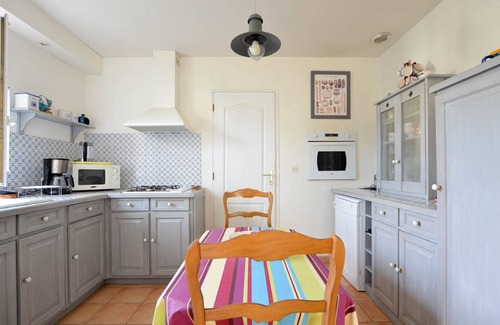 Les Mathes Villa | Villa La Palmyre: Family-Friendly Stay with Spa & Breakfast