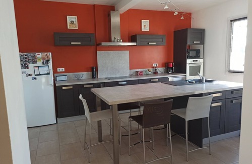 Gard Rhodanien Villa | Inviting Villa with Pool for 8 Guests - Rated 9.4/10