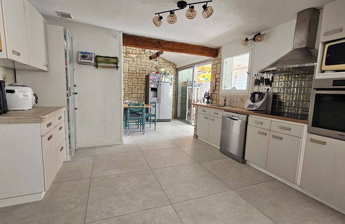 Lattes Villa | Charming villa with garden and pool – sunny holidays guaranteed!