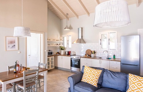 Mpogdanatika House | Villa Kiki - Breathtaking Seaviews & Private Pool Retreat
