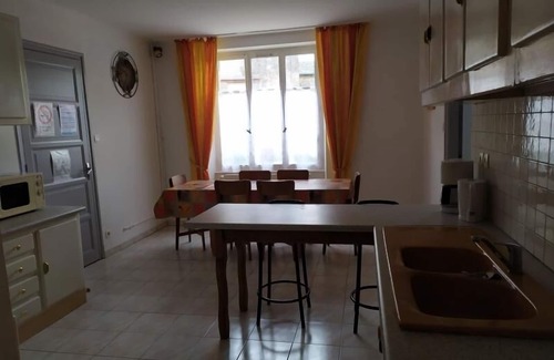 Aouze Cottage | Gite Aouze: Family-Friendly Retreat with Spa & Breakfast