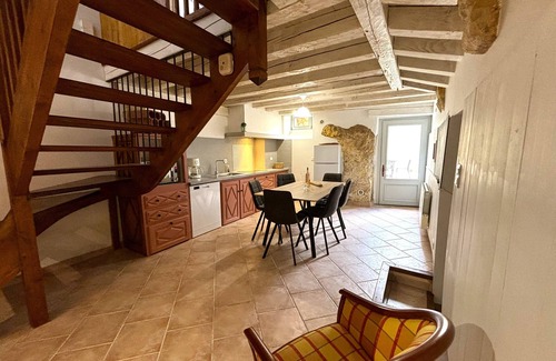 Saint-Cyprien House | Charming village house nestled in a busy medieval village of Black Périgord