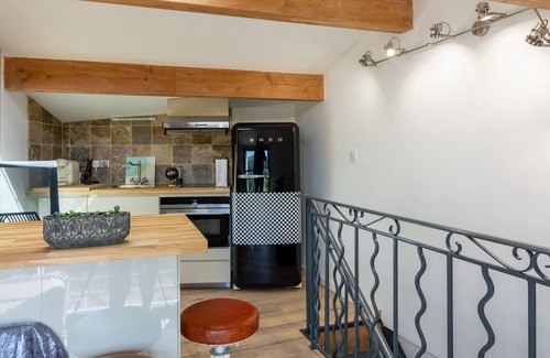 Jouques House | Charming village house with jacuzzi!