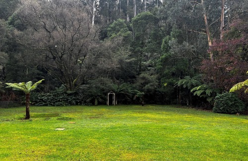 Warburton House | Inviting Warburton Escape with Pool and Breakfast Included
