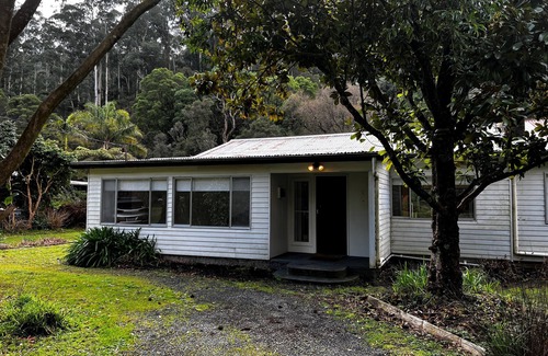 Warburton House | Inviting Warburton Escape with Pool and Breakfast Included