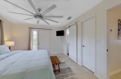 Fort Myers House | Dog-Friendly Waterfront Retreat with Firepit & Lake Views