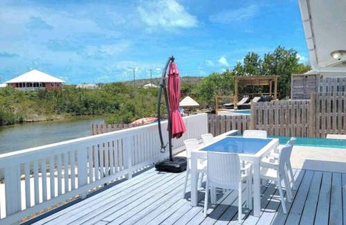 Ocean Point Cottage | Charming Waterfront cottage in peaceful with WiFi, AC
