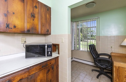 Willoughby Spit Cabin | Waterfront 3 Bedroom Cabin with Pet-Friendly Amenities