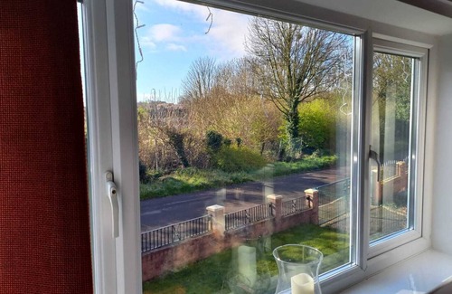 Rotherham House | Guest Rated 10/10 Wentworth Lodge with Countryside Views