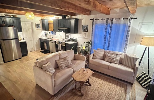 West Harwich House | Cozy West Harwich Cottage: Newly Renovated & Family-Friendly